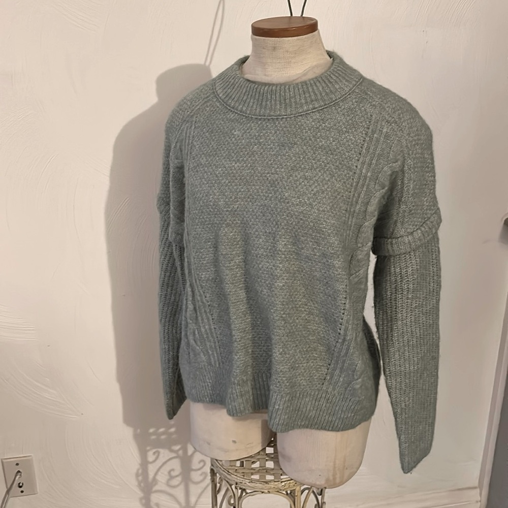 Madewell sz XS Sweater ruffle sleeves